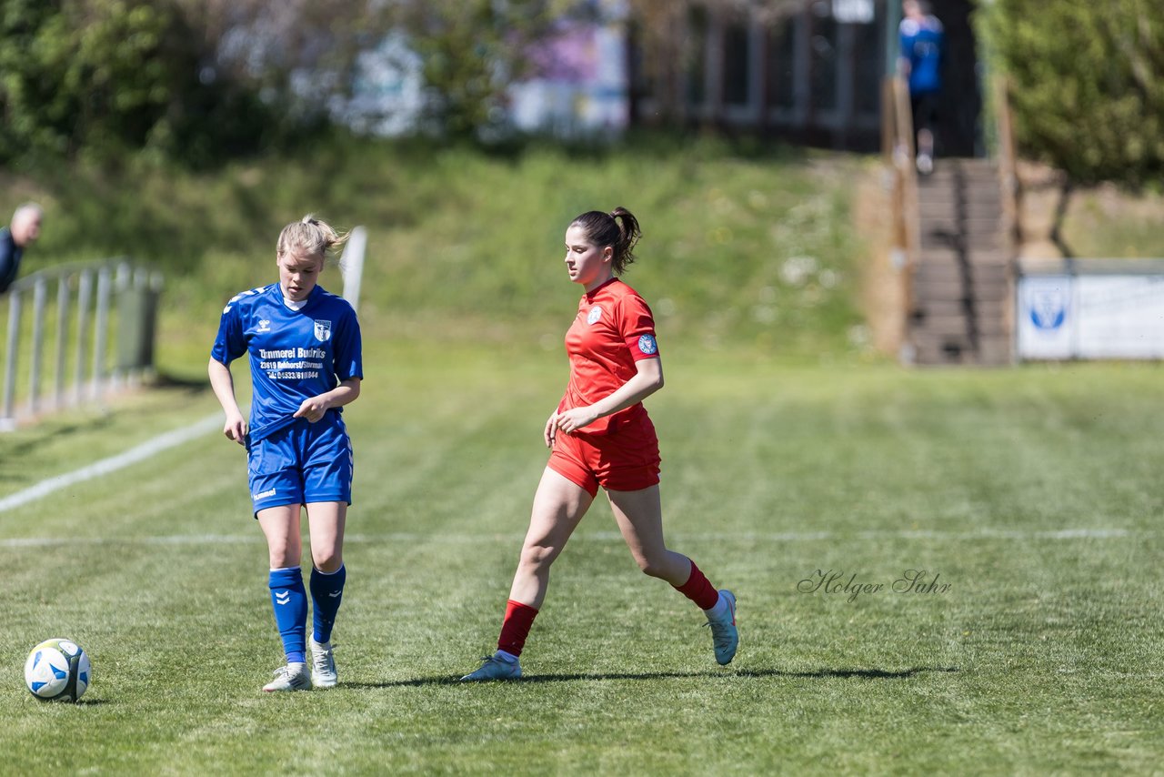 Bild 243 - F TSV Zarpen - Holstein Kiel II : Ergebnis: 2:6